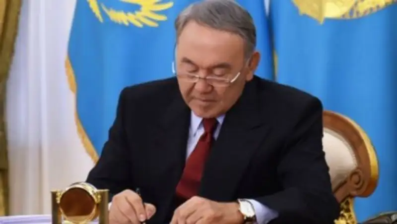 Нурсултан Назарбаев подписал закон о защите детей от вредной информации