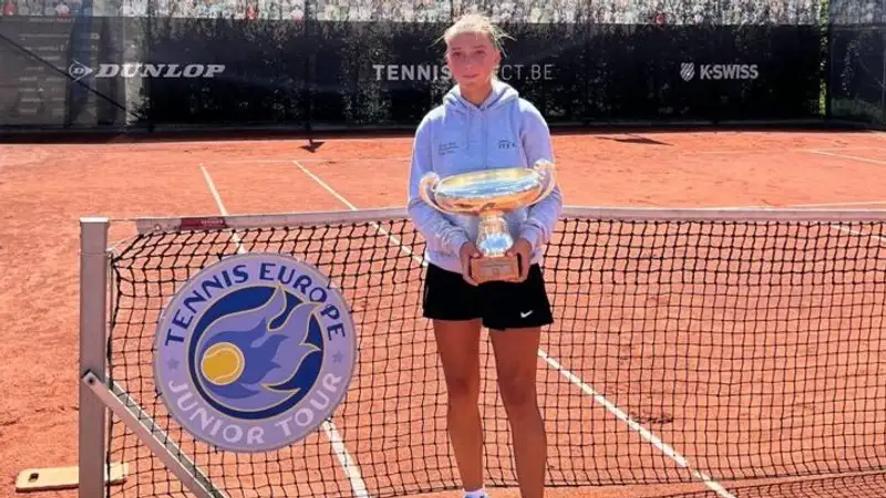 Ева Корышева и 16-летний Даниэль Тазабеков получили награды Зарубежный игрок года от Tennis Europe Tour