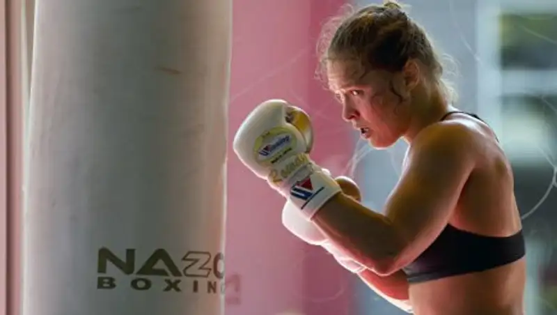 Хакеры опубликовали интимные фото спортсменок UFC