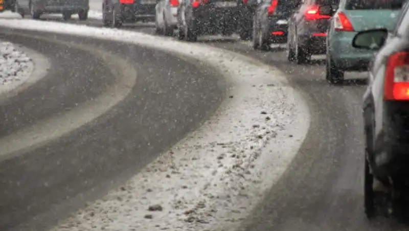 Сильный затор образовался на трассе Павлодар - Нур-Султан