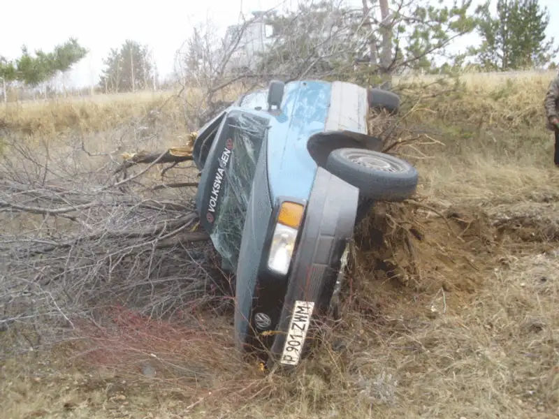 В Костанайской области на трассе найден автомобиль с трупом мужчины (фото) В Костанайской области на трассе найден автомобиль с трупом мужчины (фото), фото - Новости Zakon.kz от 29.11.2013 00:31