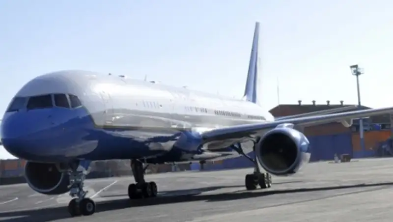 В аэропорту Лос-Анджелеса два самолета задели друг друга крыльями