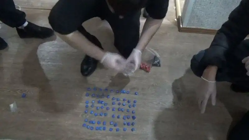 В Карагандинской области ликвидировали канал продажи наркотиков