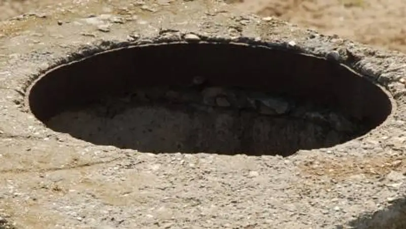 Двое рабочих в Туркестанской области провалились в колодец