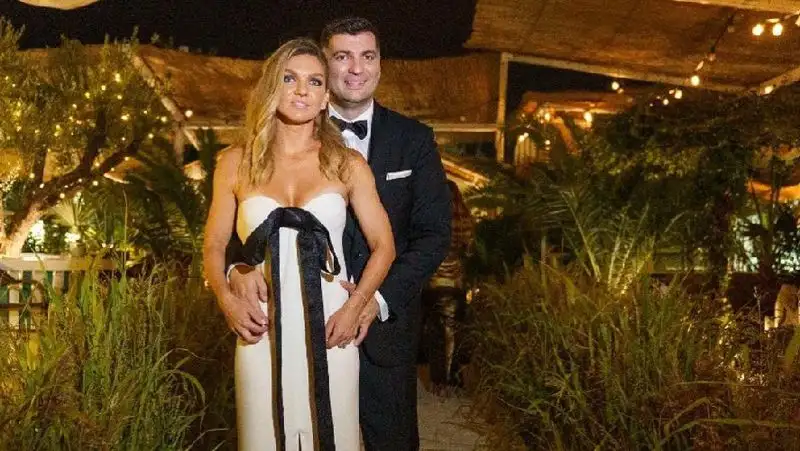 Бывшая первая ракетка мира разводится с мужем-миллиардером