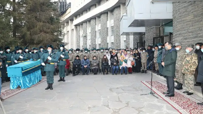 В Алматы простились с подполковником Вооруженных сил РК Сандибеком Хаировым