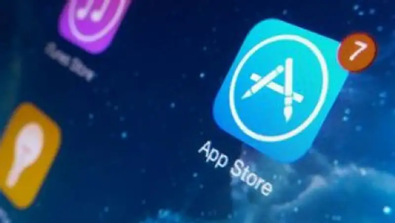 Facebook: Apple не хочет, чтобы пользователям рассказывали о ее 30% комиссии