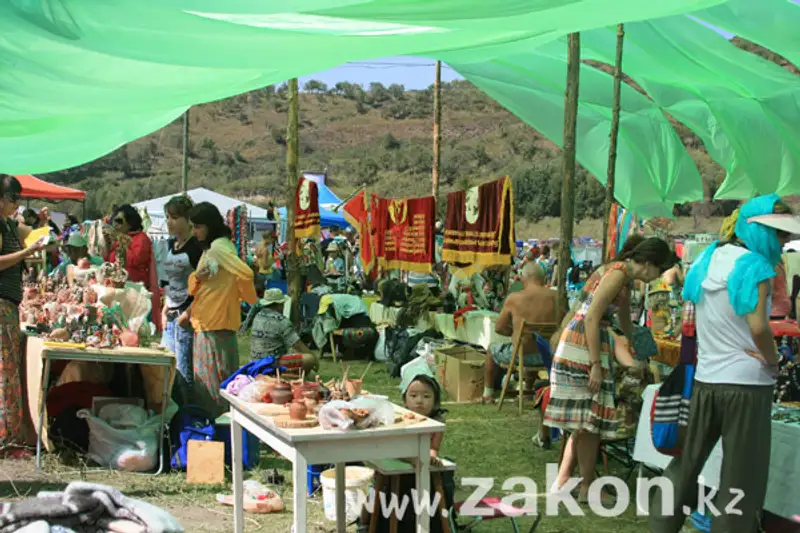 В Алматы прошел третий эко-этнофестиваль FourЭ (фото), фото - Новости Zakon.kz от 20.08.2012 20:53
