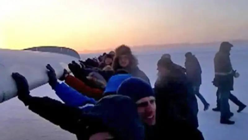 Случай с Ту-134 в Игарке объяснили любовью вахтовиков к селфи