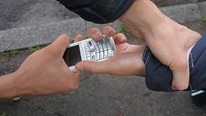 В Актобе несовершеннолетний организовал преступную группу и грабил ровесников