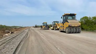 На западе Казахстана отремонтируют 570 км дорог, фото - Новости Zakon.kz от 29.05.2023 17:02