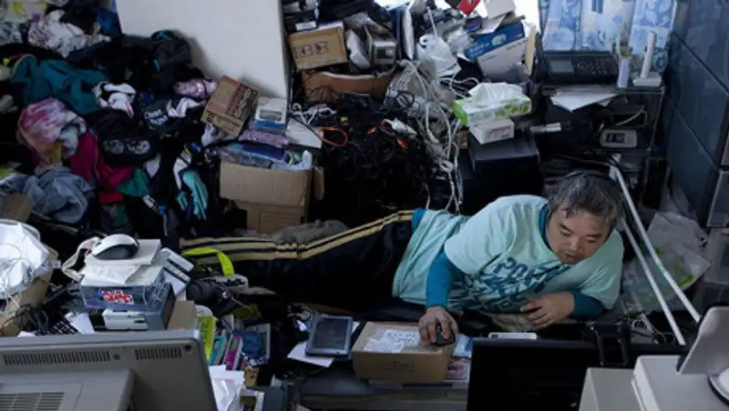 Японец месяц жил рядом с трупом отца из-за страха одиночества