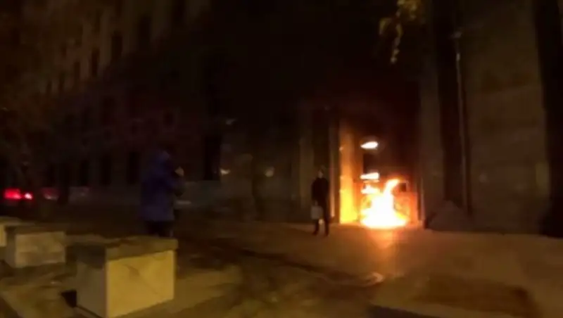 На художника Павленского завели дело о вандализме