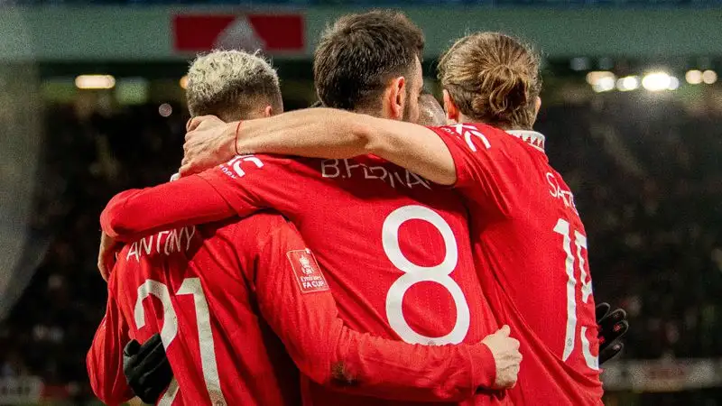 "Манчестер Юнайтед" вместе со всеми его долгами все еще намерен приобрести Шейх Джассим