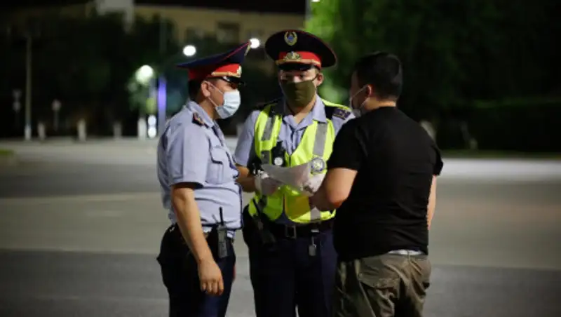 В Атырауской области за выходные было выявлено 175 случаев нарушения режима карантина
