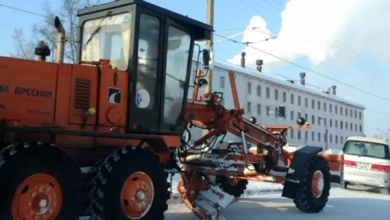 В Усть-Каменогорске будут штрафовать владельцев машин, мешающих уборке снега