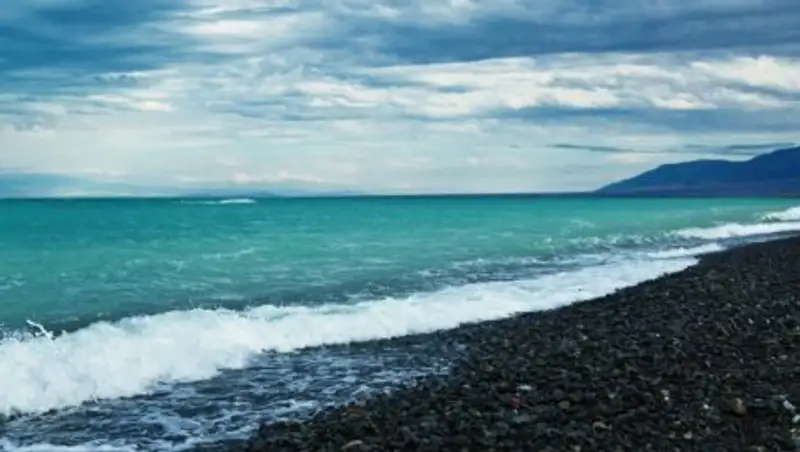 Волны Алаколя угрожают береговому Арбату