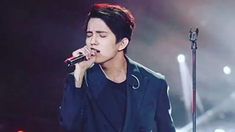 Димаш Кудайбергенов отправился на Каннский кинофестиваль