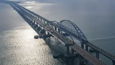 Морской беспилотник пытался атаковать Крымский мост, фото - Новости Zakon.kz от 02.09.2023 03:46