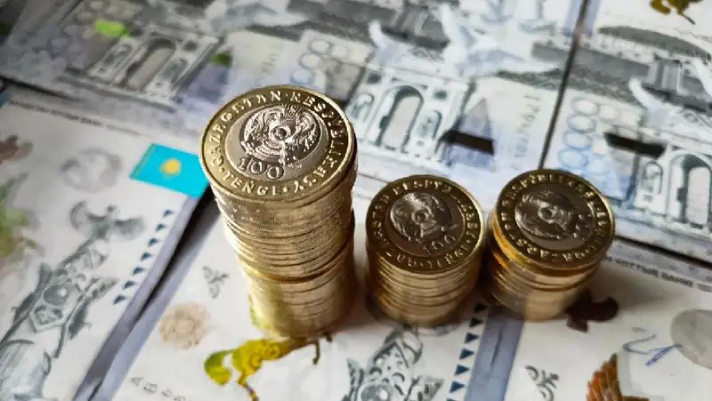 Более 19 млрд тенге должны казахстанцы по налогу на транспорт