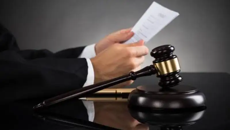 Братусь: Про "героя" - судебного исполнителя