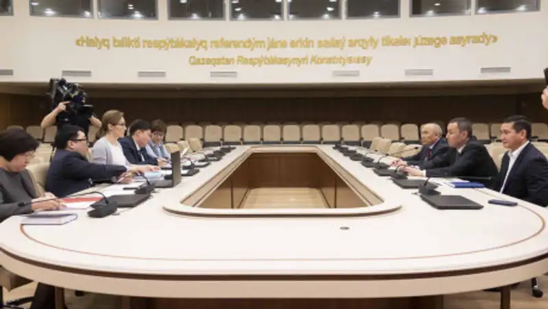 Амангельды Таспихов подал документы в ЦИК