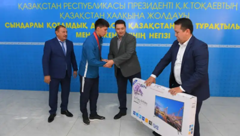 Калкаманов поблагодарил призеров международных спортивных соревнований