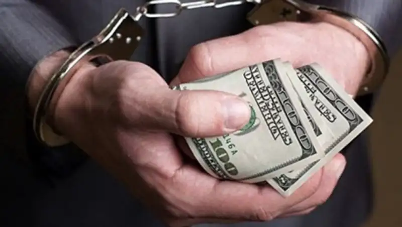 Почти 6 млн тг штрафа заплатит судоисполнитель в Усть-Каменогорске за получение взятки