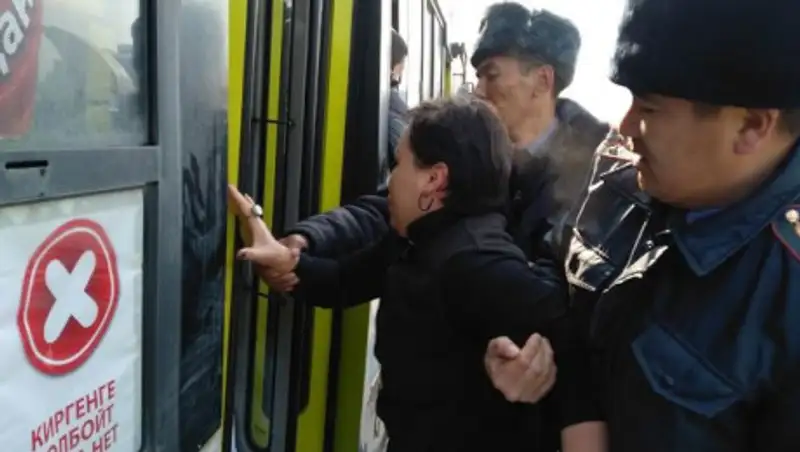 В Кыргызстане разогнали женский марш солидарности