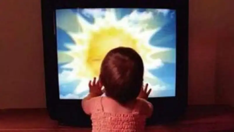 Двухлетняя девочка погибла от падения телевизора в Акмолинской области