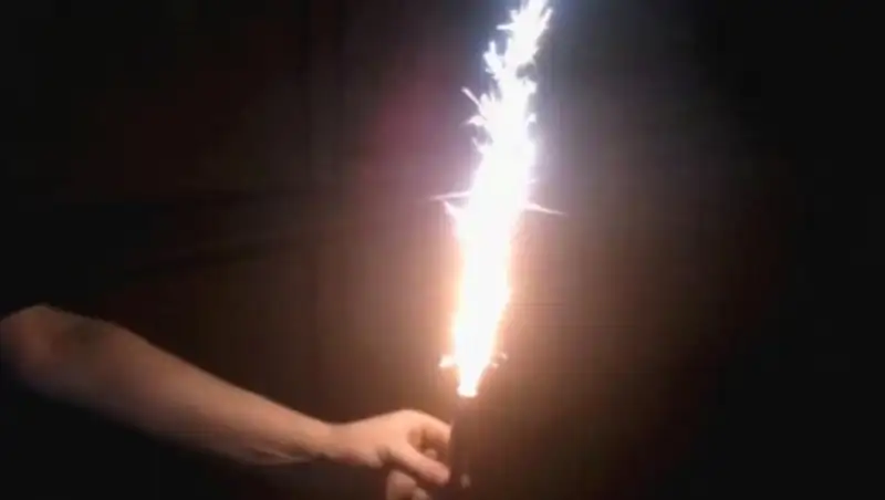 В Усть-Каменогорске из-за новогодних фейерверков произошел пожар