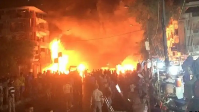 Взрыв в Багдаде у торгового центра: 7 погибших, 30 раненых