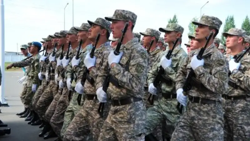 Военнослужащие ВС РК оказали шефскую помощь нуждающимся семьям