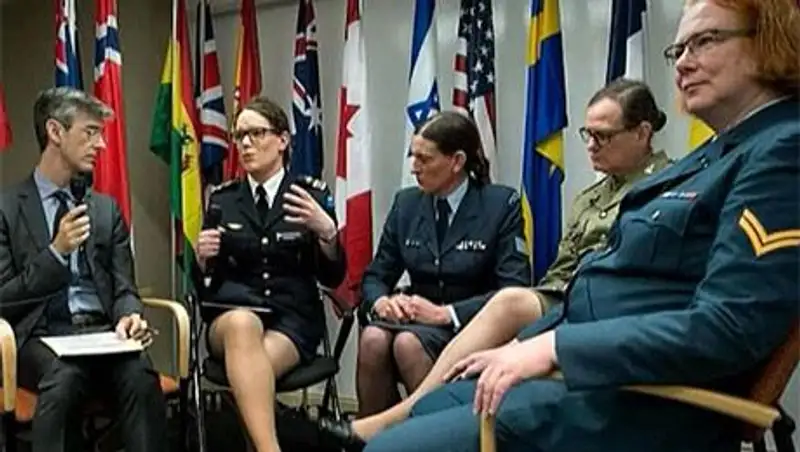 Транссексуалы просят у Обамы отправить их в армию США