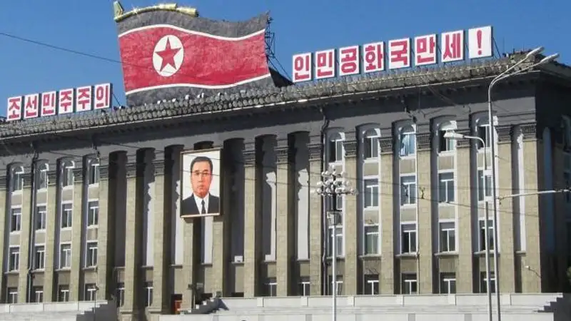 Северная Корея испытала подводные беспилотники, способные вызывать "радиоактивные цунами"