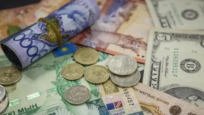 Тенге незначительно укрепился