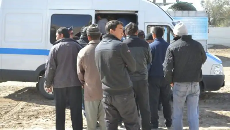 Около 400 иностранцев-нарушителей выявили в Алматы за три дня  