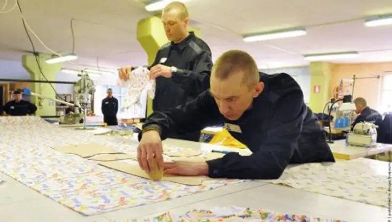 В российских магазинах может появиться одежда под брендом «Сделано в тюрьме»