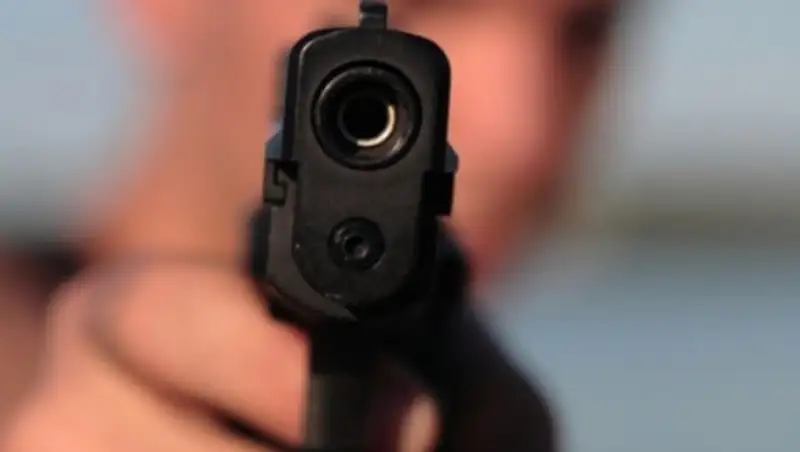 Двое граждан Азербайджана задержаны столичными полицейскими за покушение на убийство