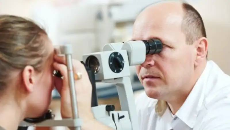 Что делать при гноении глаза