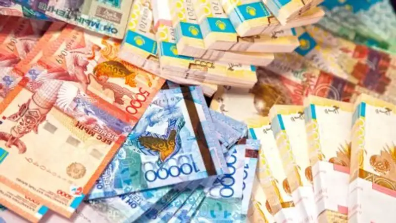 Банкам никто не помогает - Акишев о выделении 600 млрд тенге