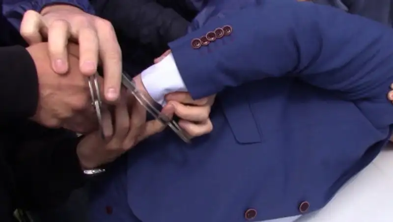 Аким торговал земельными участками в Алматинской области