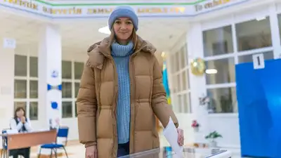  Ольга Рыпакова проголосовала на выборах президента, фото - Новости Zakon.kz от 20.11.2022 12:08