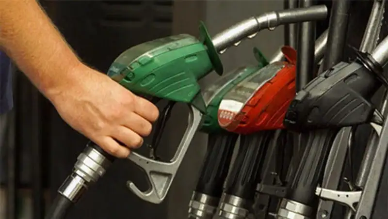 В каких странах бывшего СССР продают самый дешевый бензин?