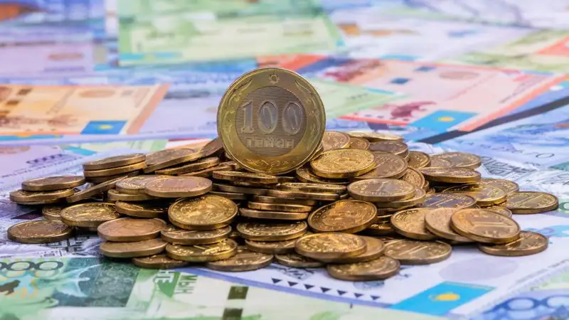 Токаев подписал закон о гарантированном трансферте из Нацфонда на 2023-2025 годы