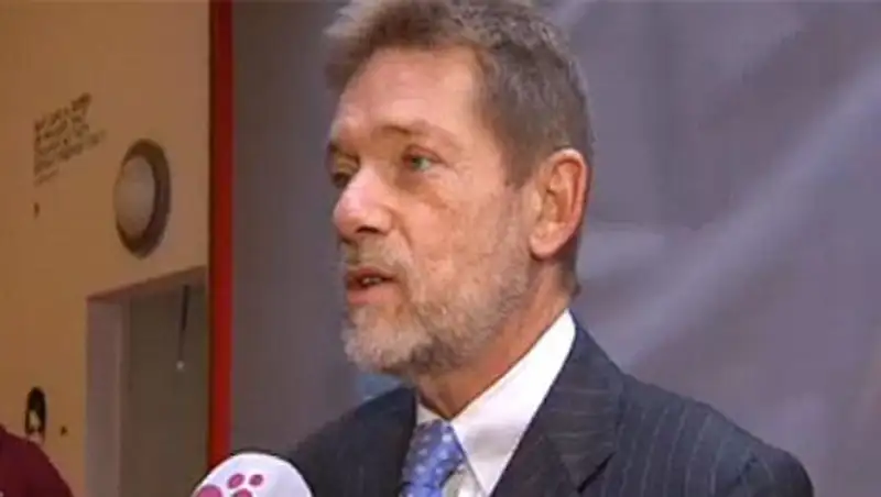 Сорвавший с катарской принцессы никаб бельгийский чиновник арестован