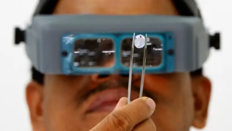 На Шри-Ланке нашли крупнейший в мире сапфир