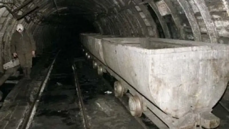 Трое старателей едва не погибли при обвале в шахте в Акмолинской области