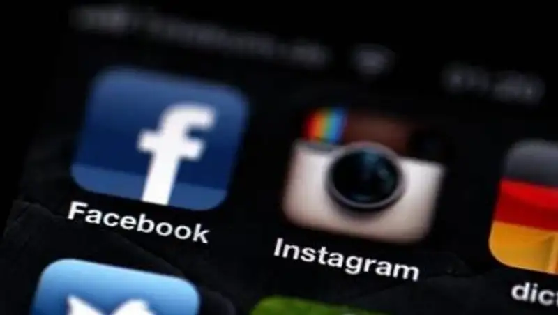 Вмешательство в выборы в США: Facebook и Instagram удалили 120 тысяч постов