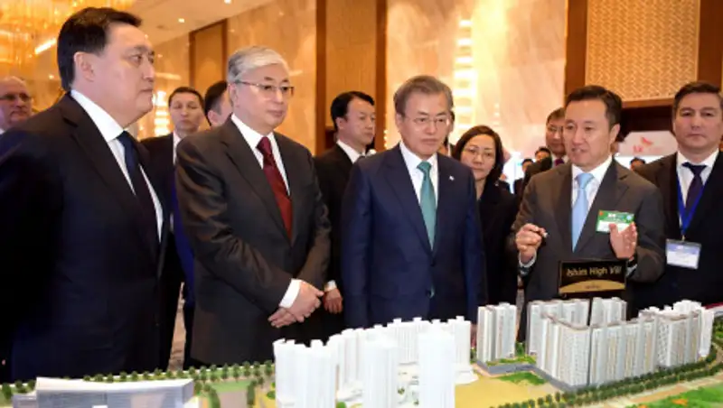 Касым-Жомарт Токаев принял участие в казахстанско-южнокорейском бизнес-форуме